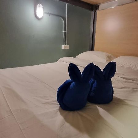 Glur Hostel Pattaya Walking Street Exterior photo