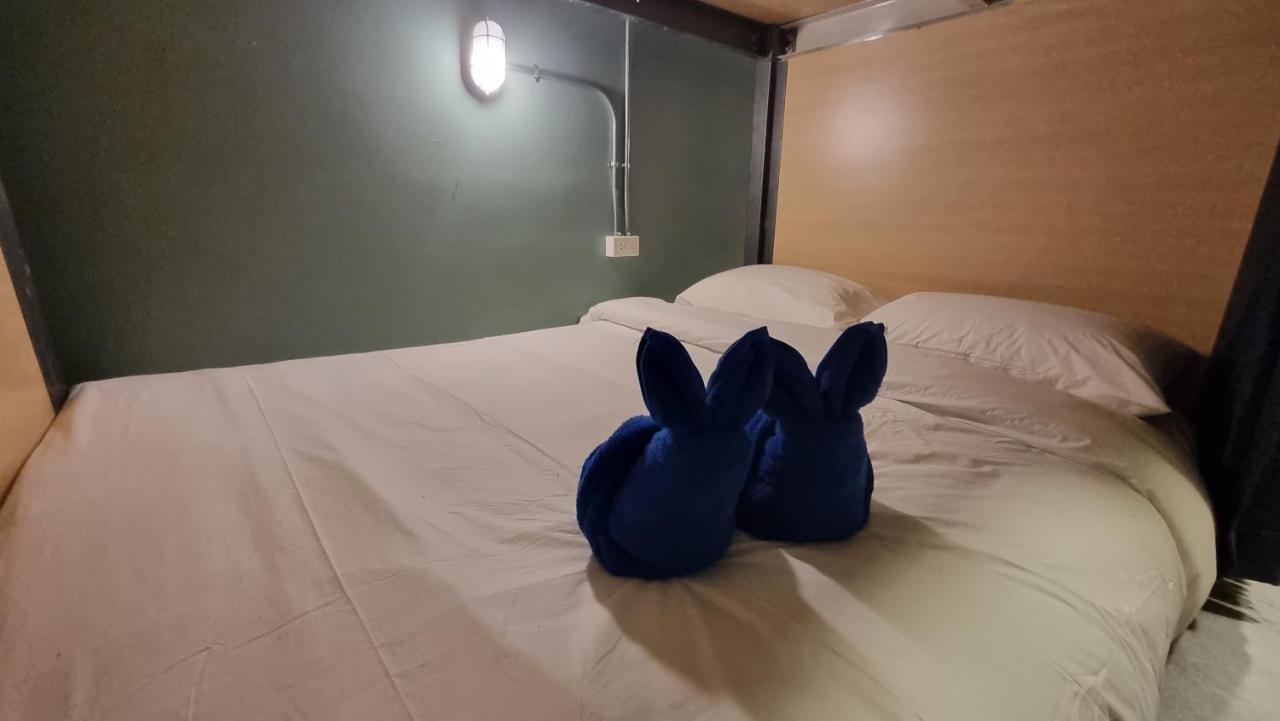 Glur Hostel Pattaya Walking Street Exterior photo
