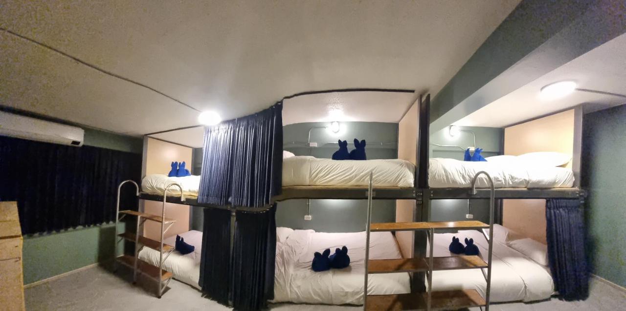Glur Hostel Pattaya Walking Street Exterior photo